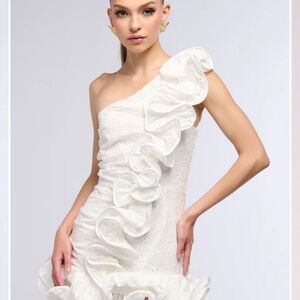 Elegant White One-Shoulder Dress